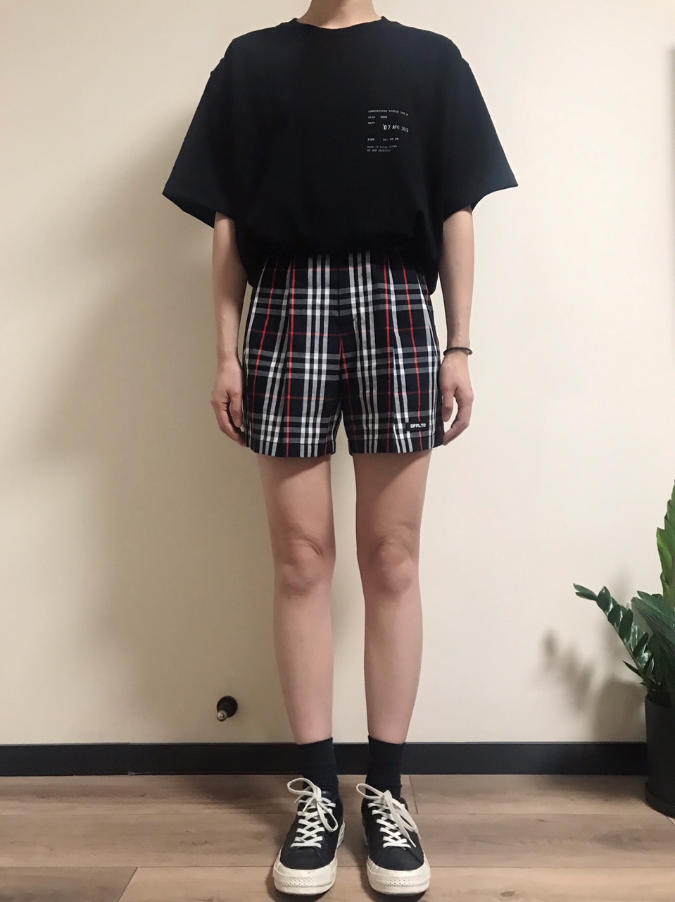 多彩色下半身黑色系可甜可咸春夏酷女生穿搭