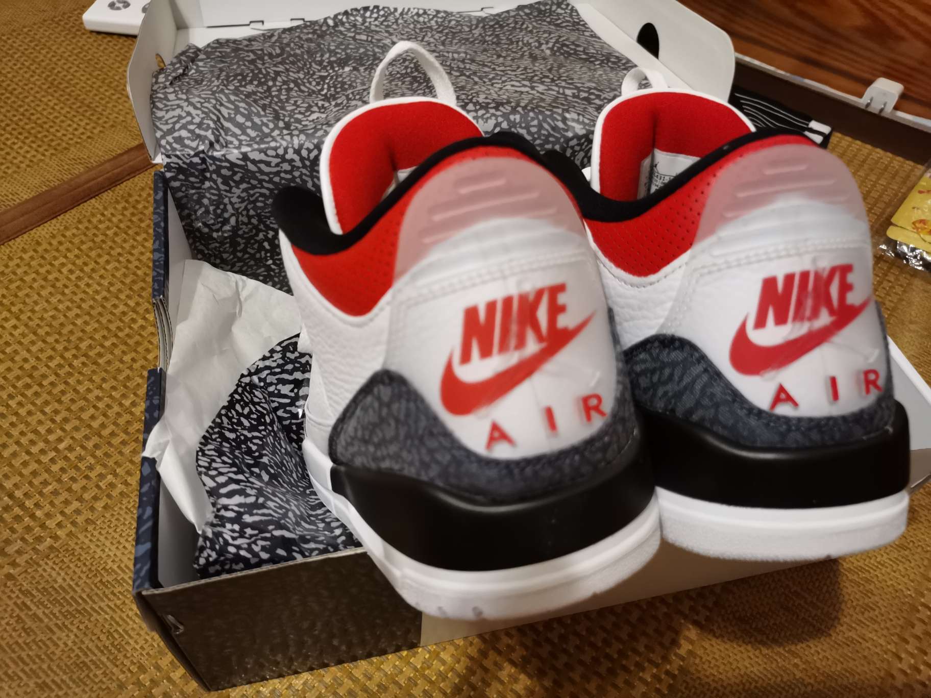 aj3火焰红