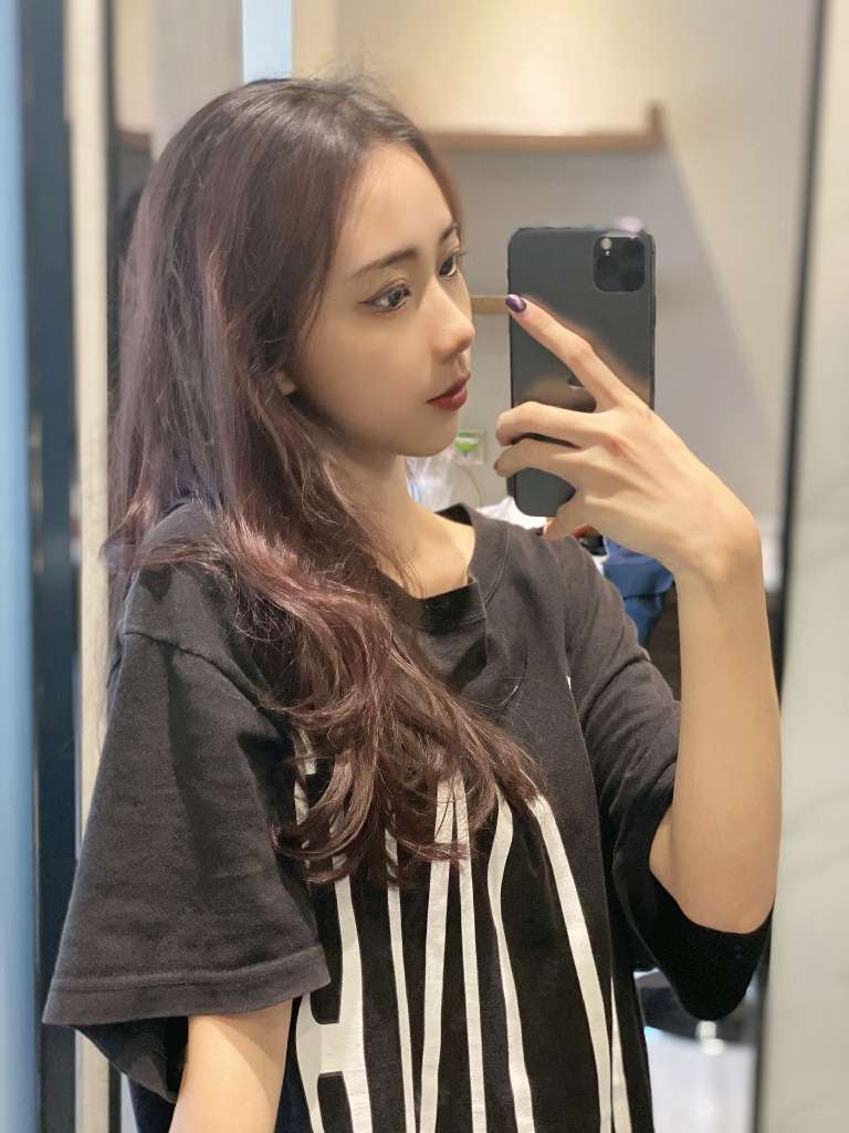 低调又简约的穿搭哦