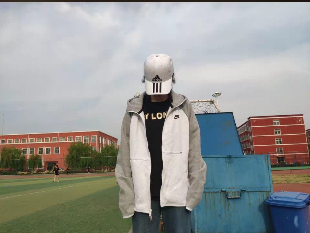 版型特别正的一款衣服