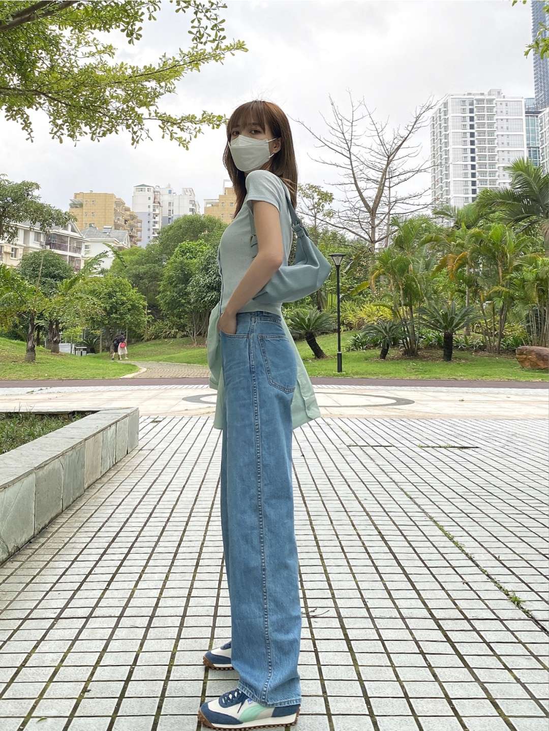 ootd | 优衣库又一条神裤
终于出太