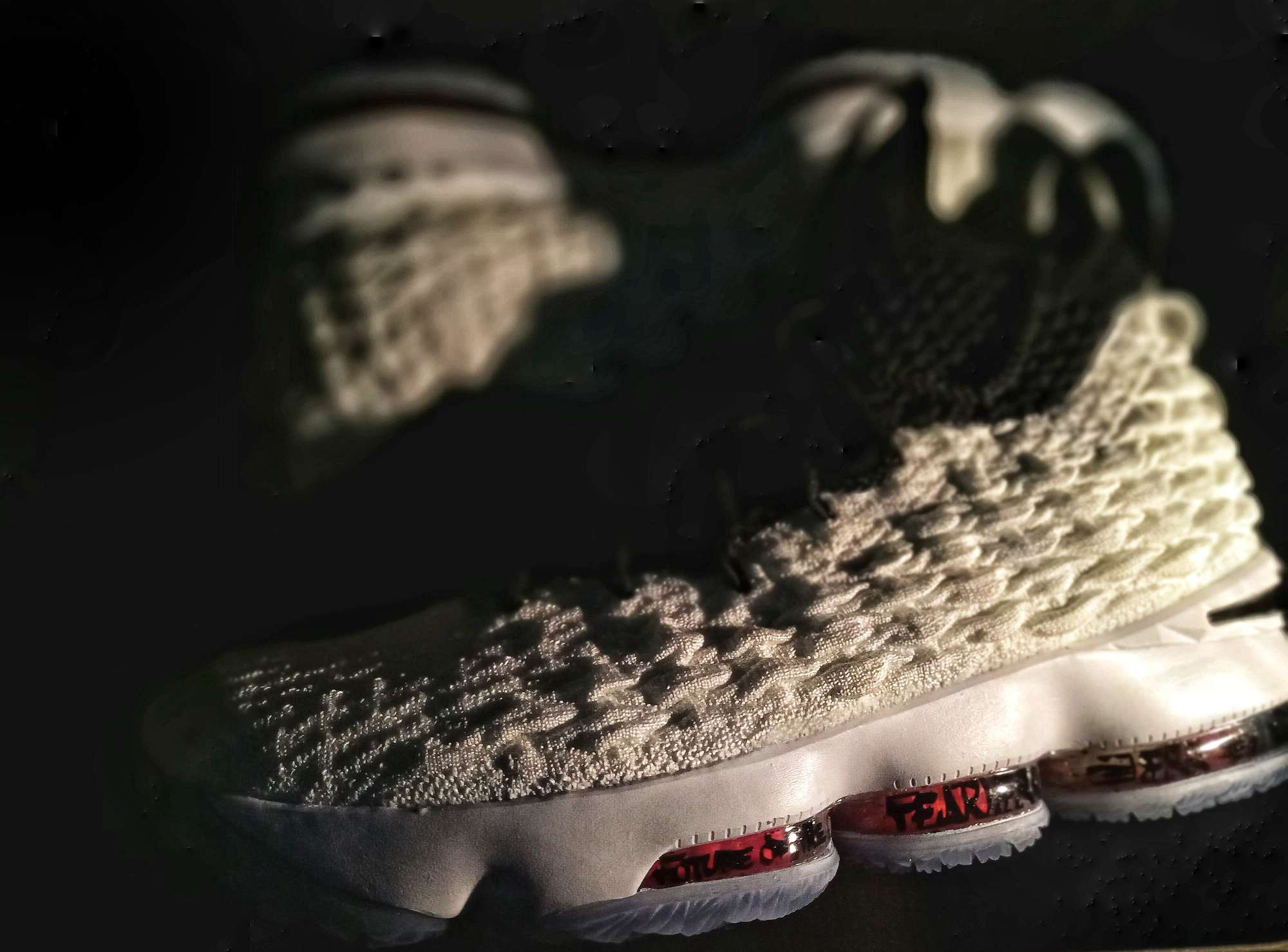 足够出色的LeBron 15