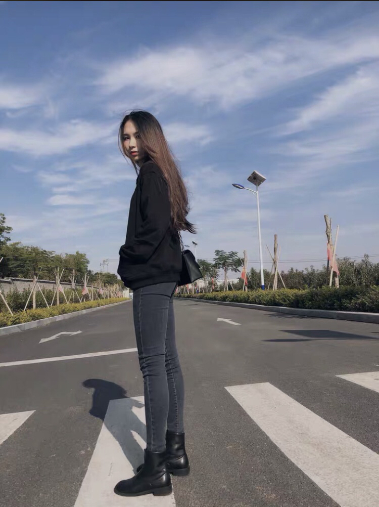 Nelly 韩版潮流加绒连帽卫衣 BHY