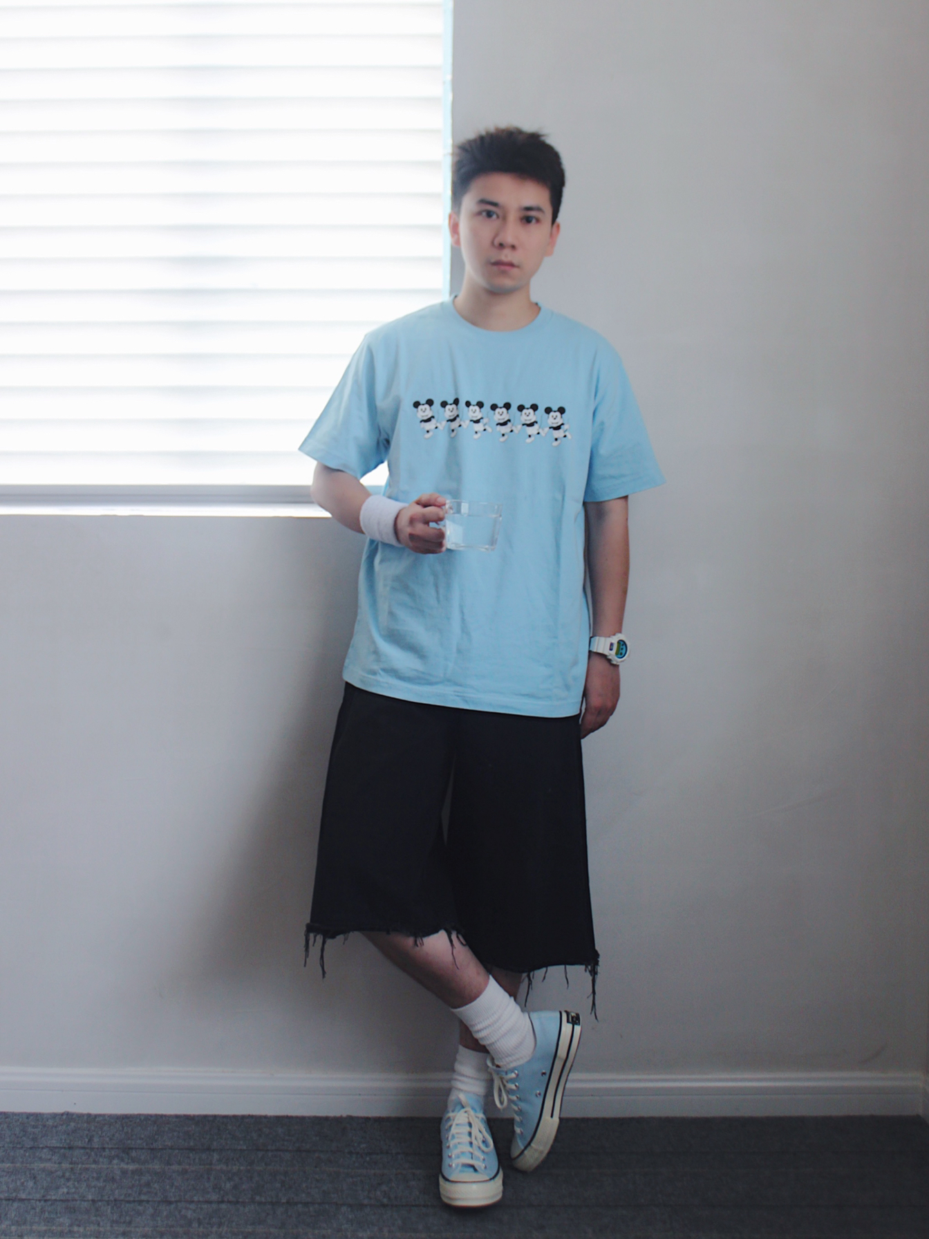 《忙里偷闲的蓝朋友LOOK》