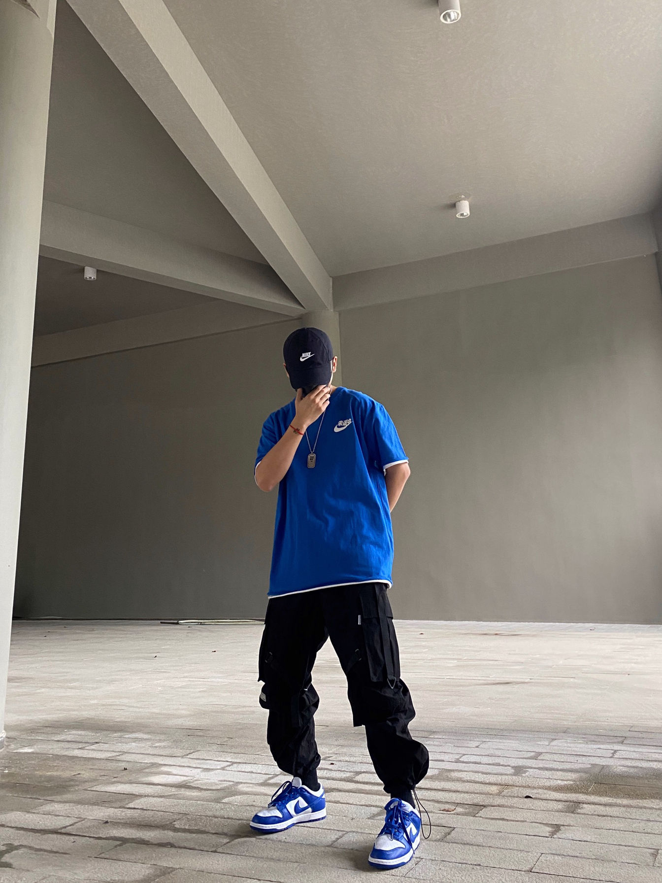 🧢：NIKE
👕：ALLINCLUB
👖