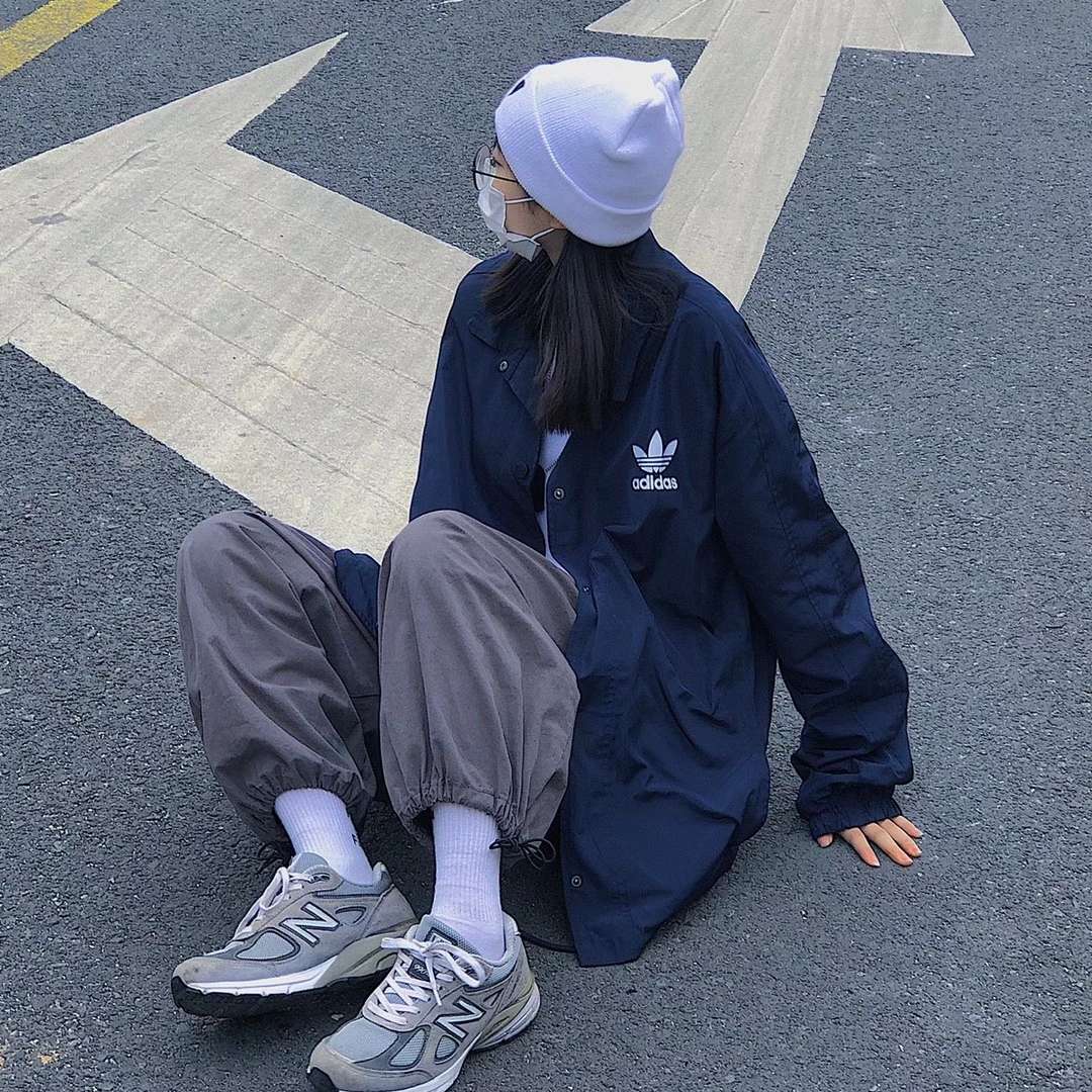衣服是三叶草的 （内搭是一个普通白色T恤