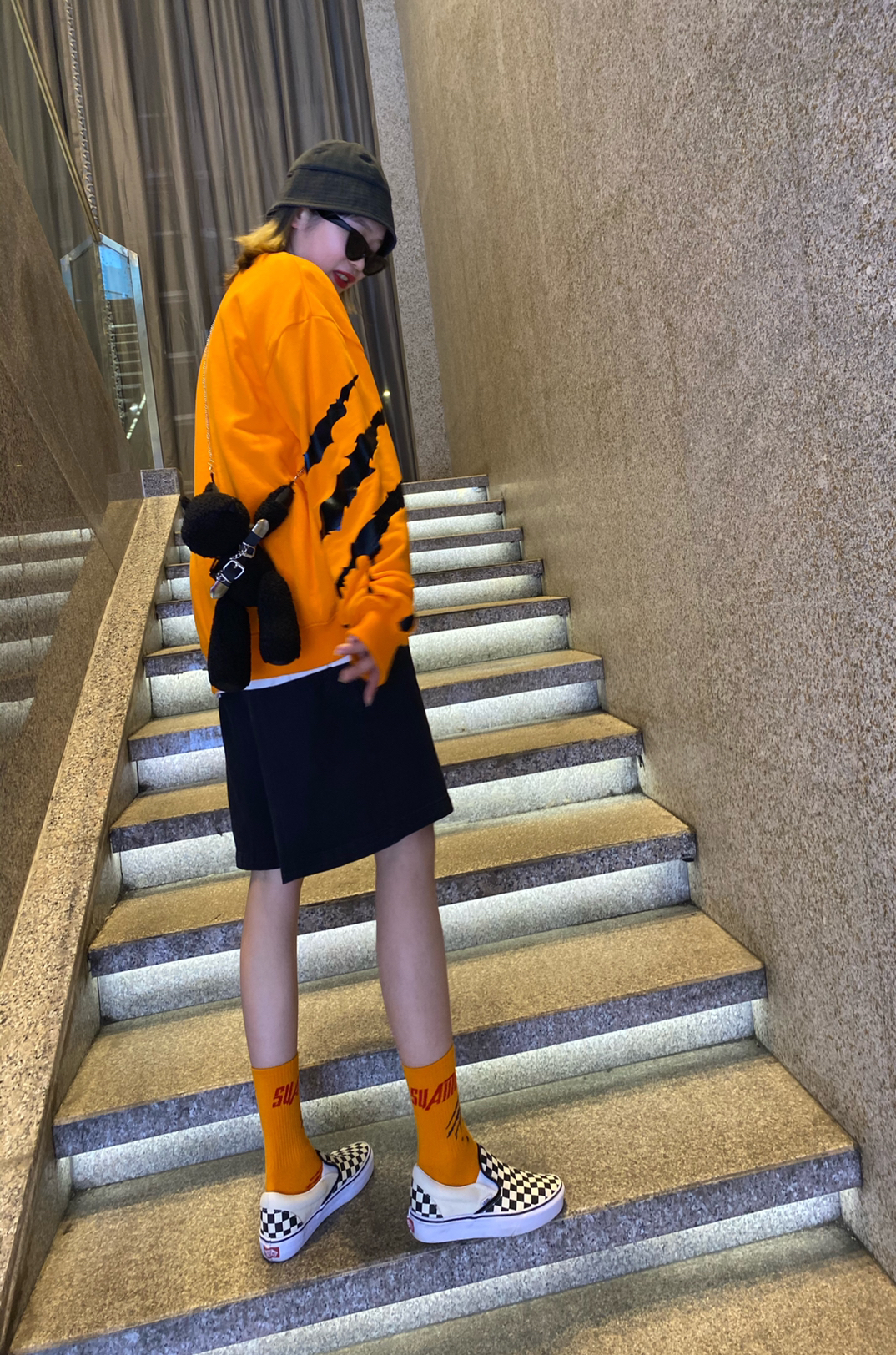 OOTD|橙黑抓痕超帅