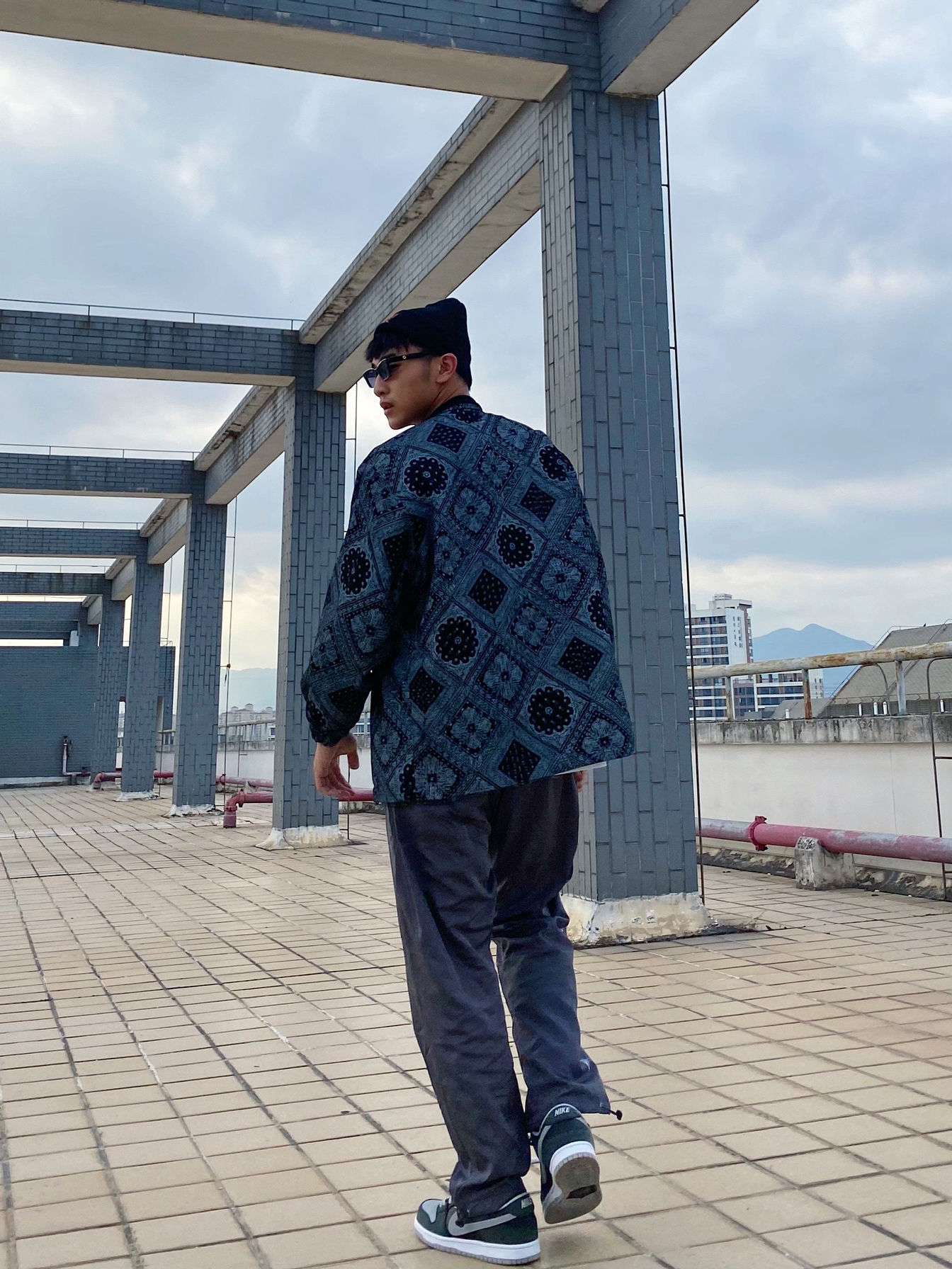 OOTD/腰果花深色穿搭