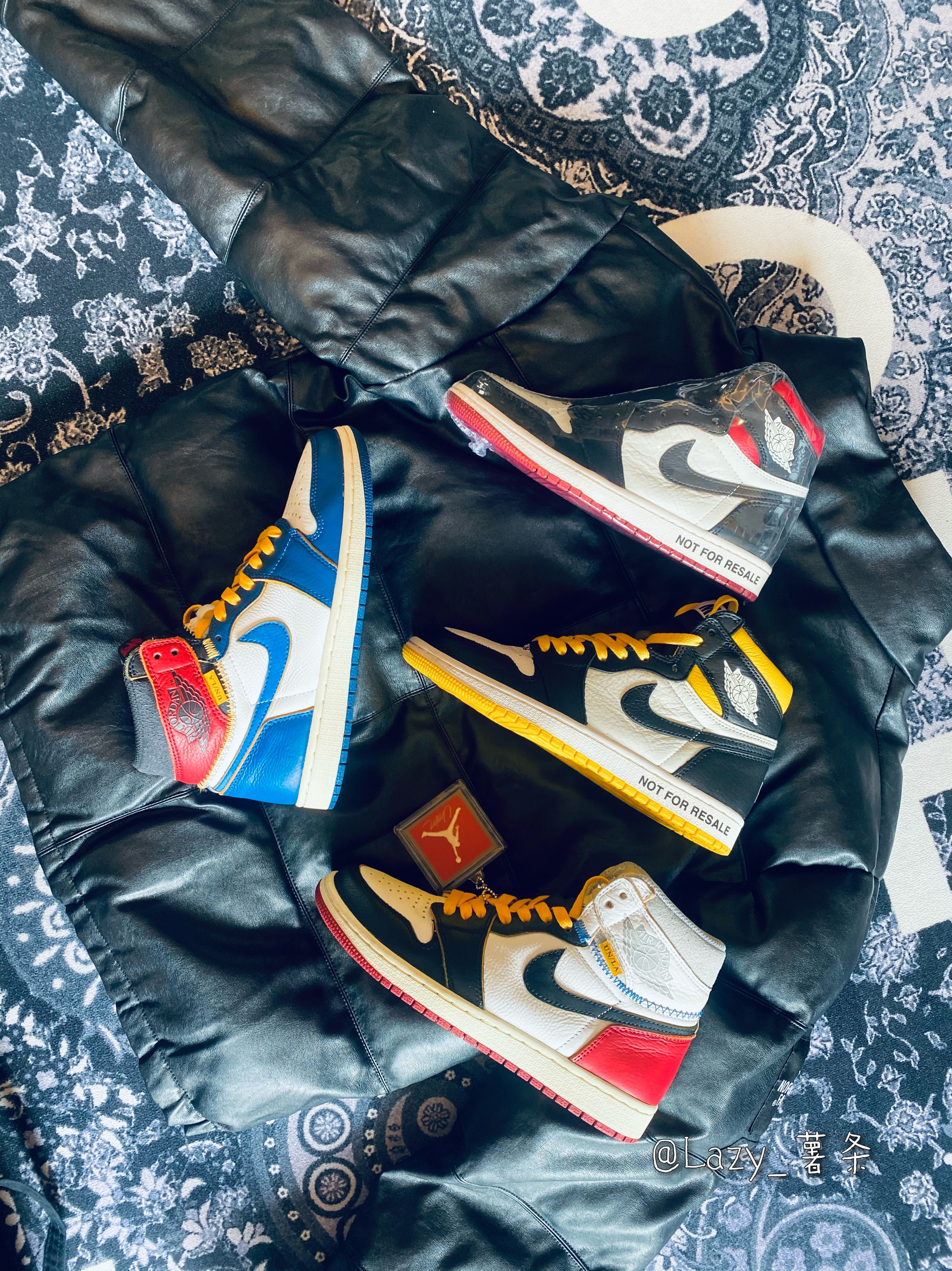 看看 Air jordan 1
supr