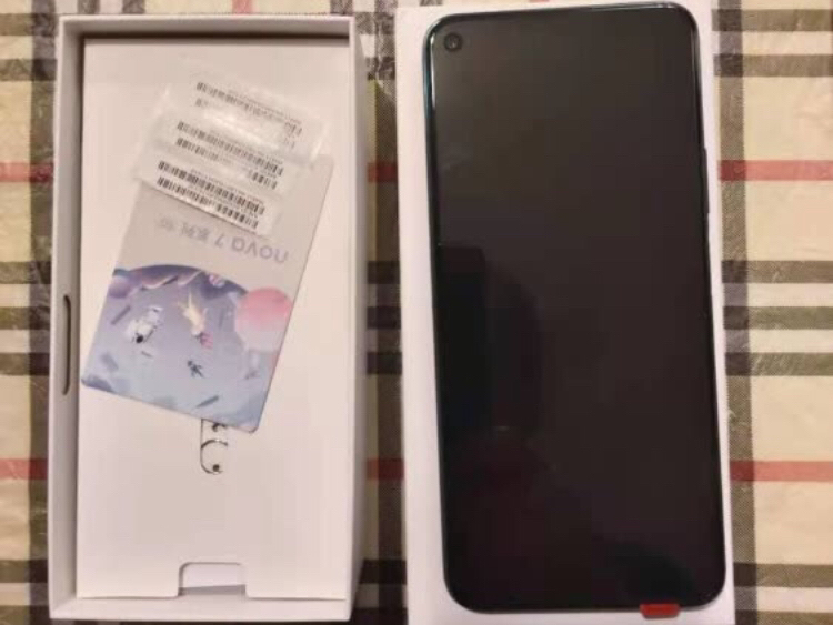 华为nova7SE 5G手机中的战斗机