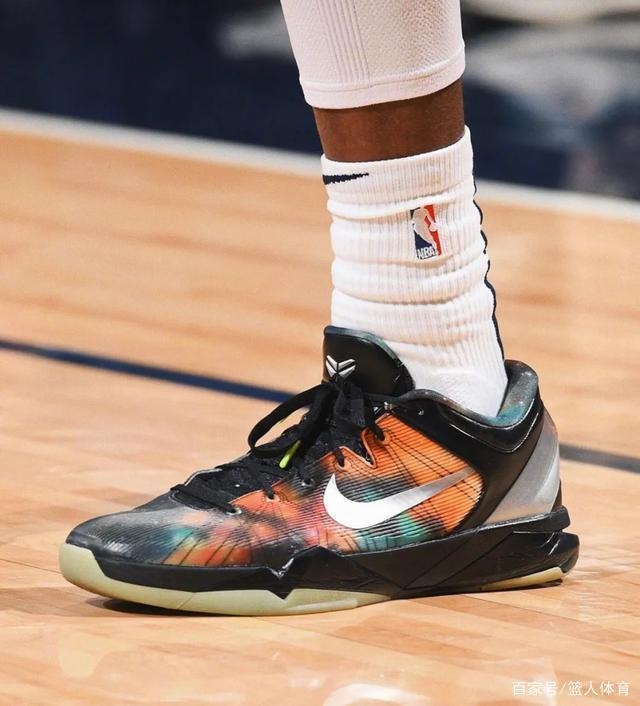 NBA球员穿的啥球袜？