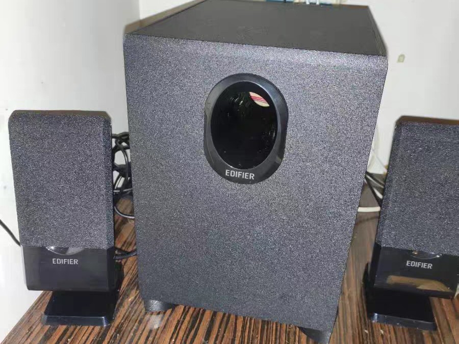 低音炮台式音响漫步者 R101V测评
