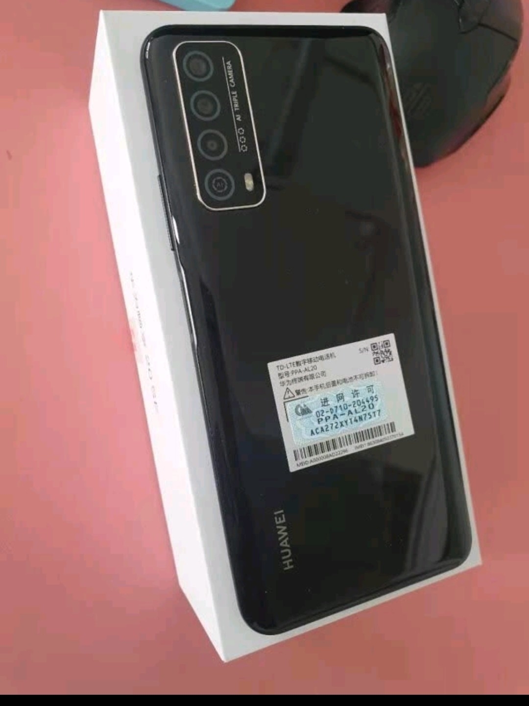 弧面机身的华为手机谁不爱啊！