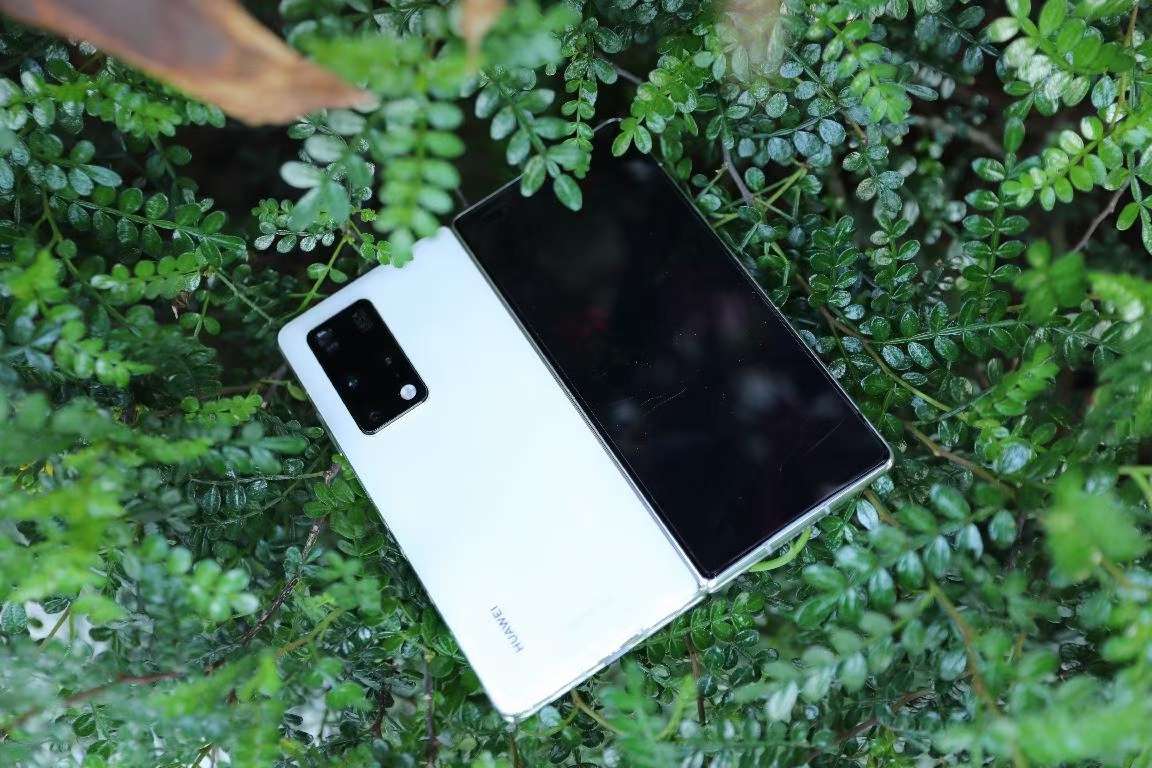 华为新款折叠屏Mate X2真机上手