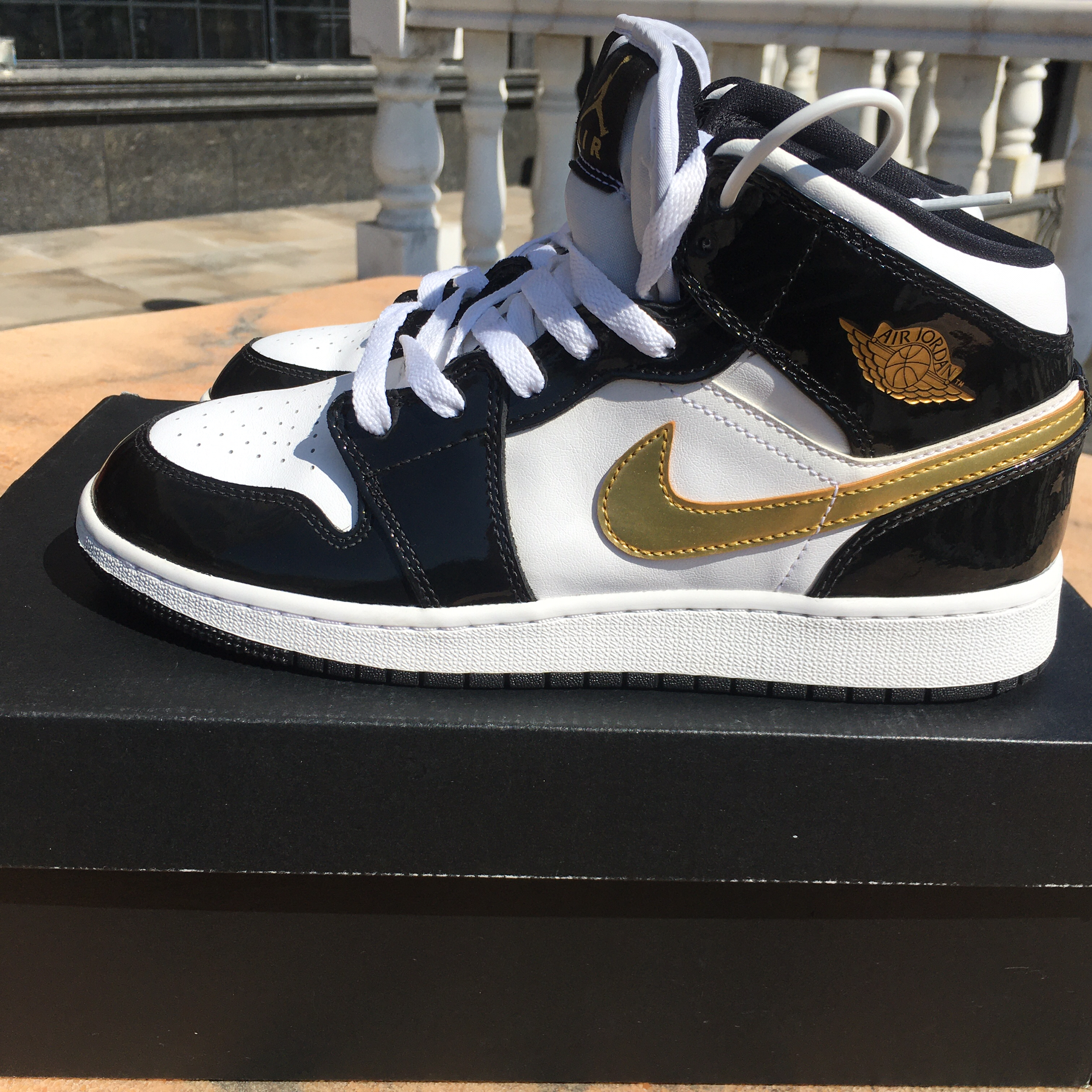 aj1 mid 小黑金