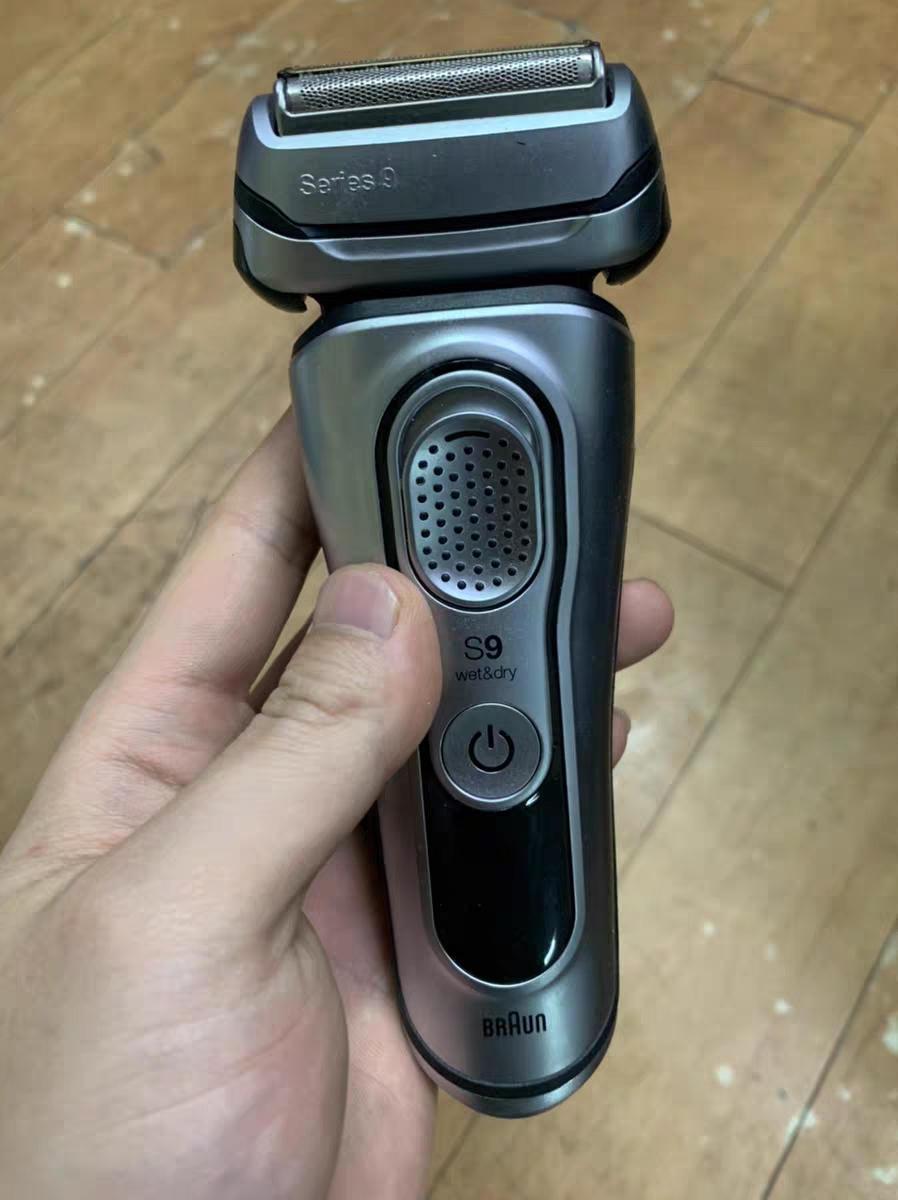 博朗（BRAUN）往复式电动剃须刀全新9系9350s德国进口全身水洗刮胡须刀使用体验