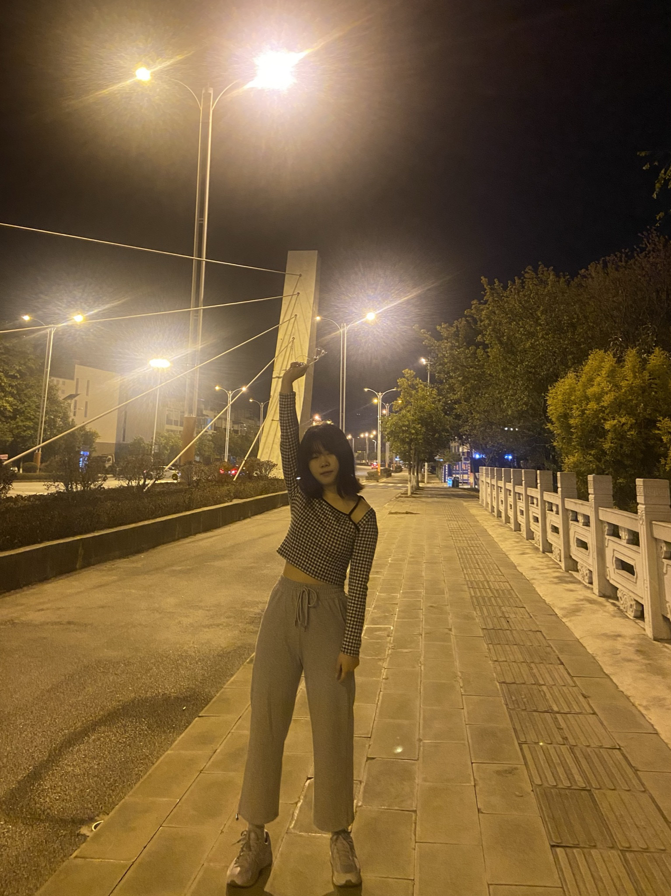 穿上这👟看得出来有多开心 哈哈 但看不太