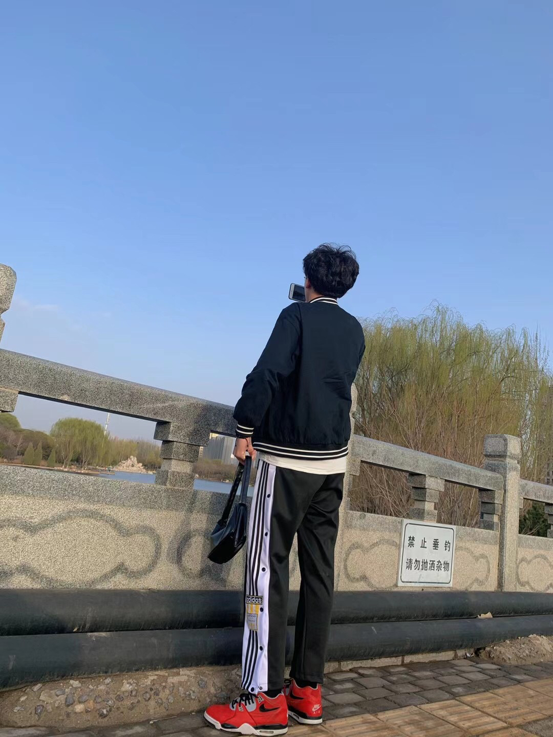 宇宙山河浪漫 生活点滴温暖 都值得我前进