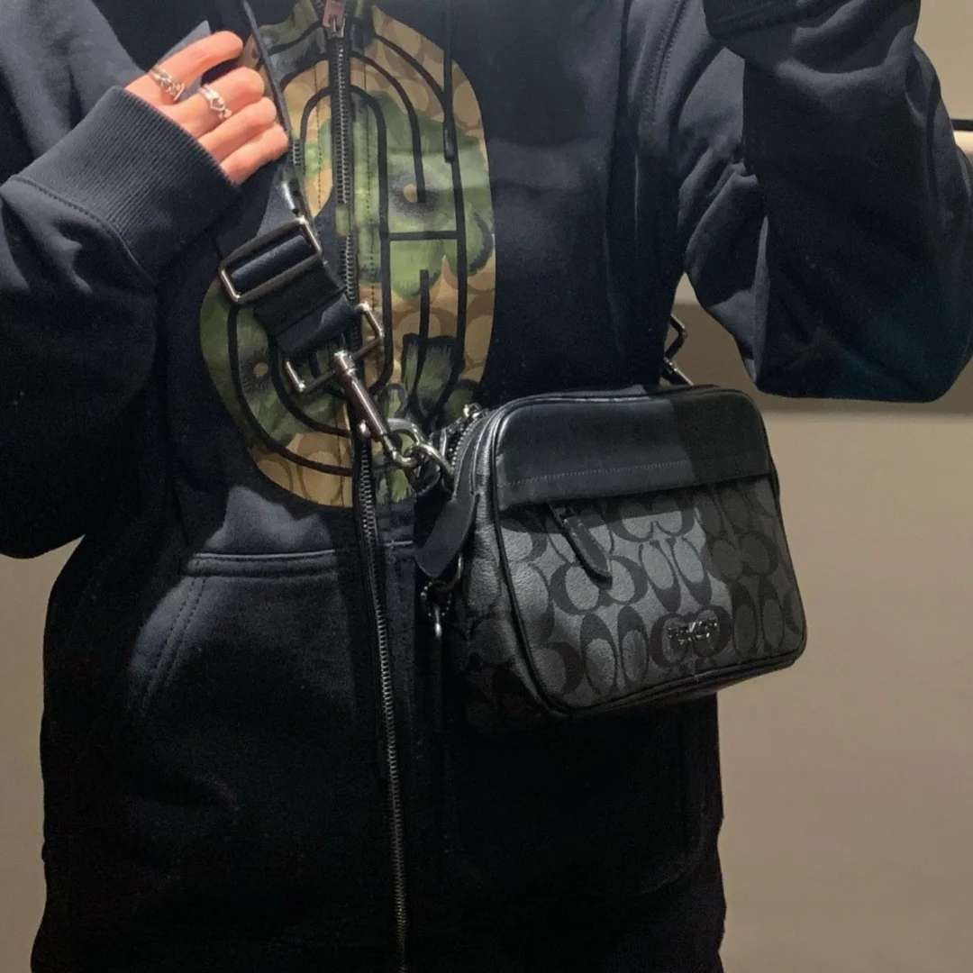 给男朋友的coach单肩包他爱死了✨