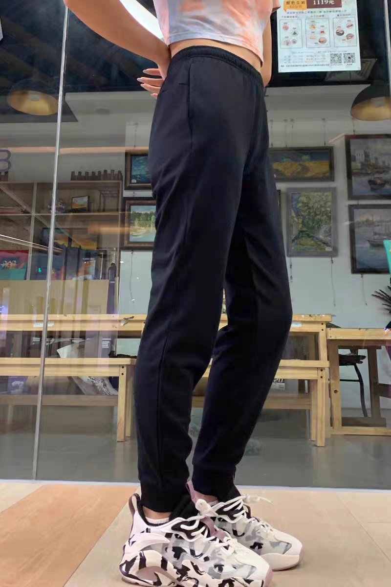安踏长裤