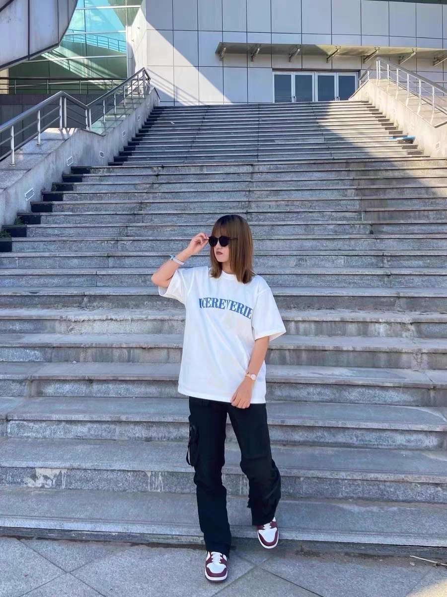 lcereverieT恤