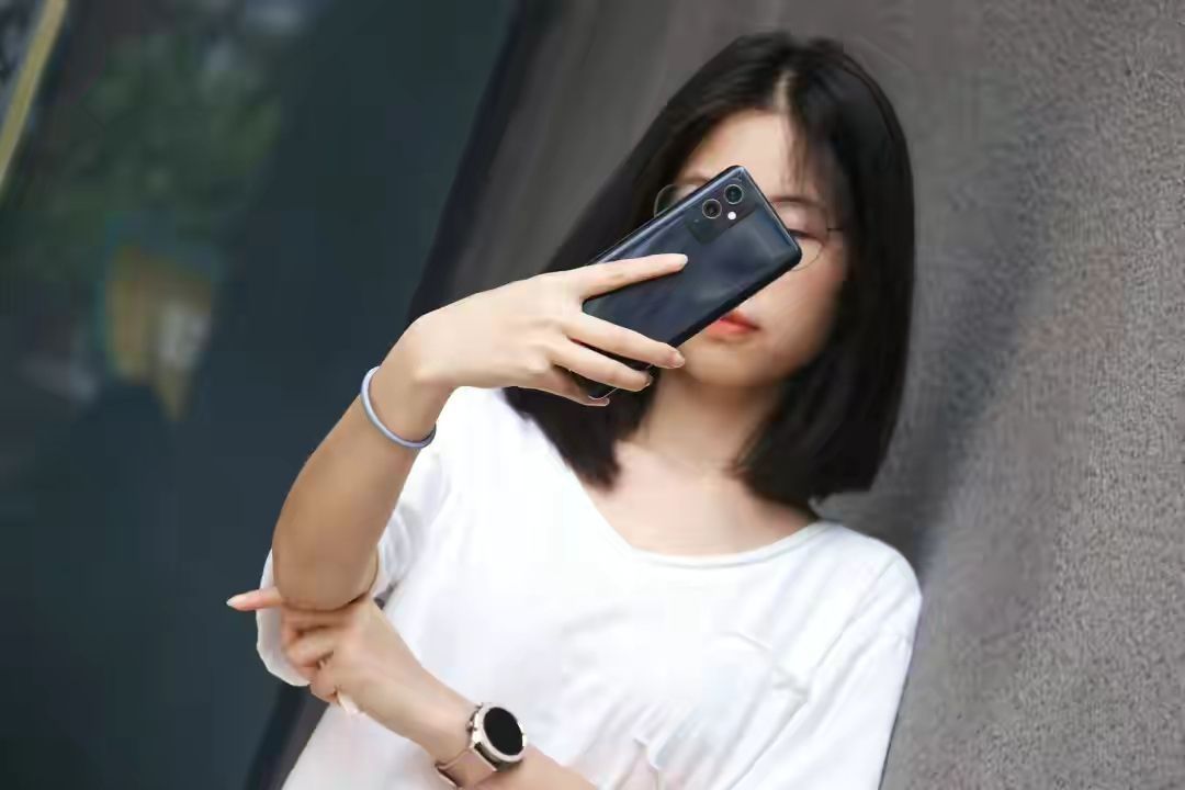 迟来的惊喜：“影像机皇”一加9