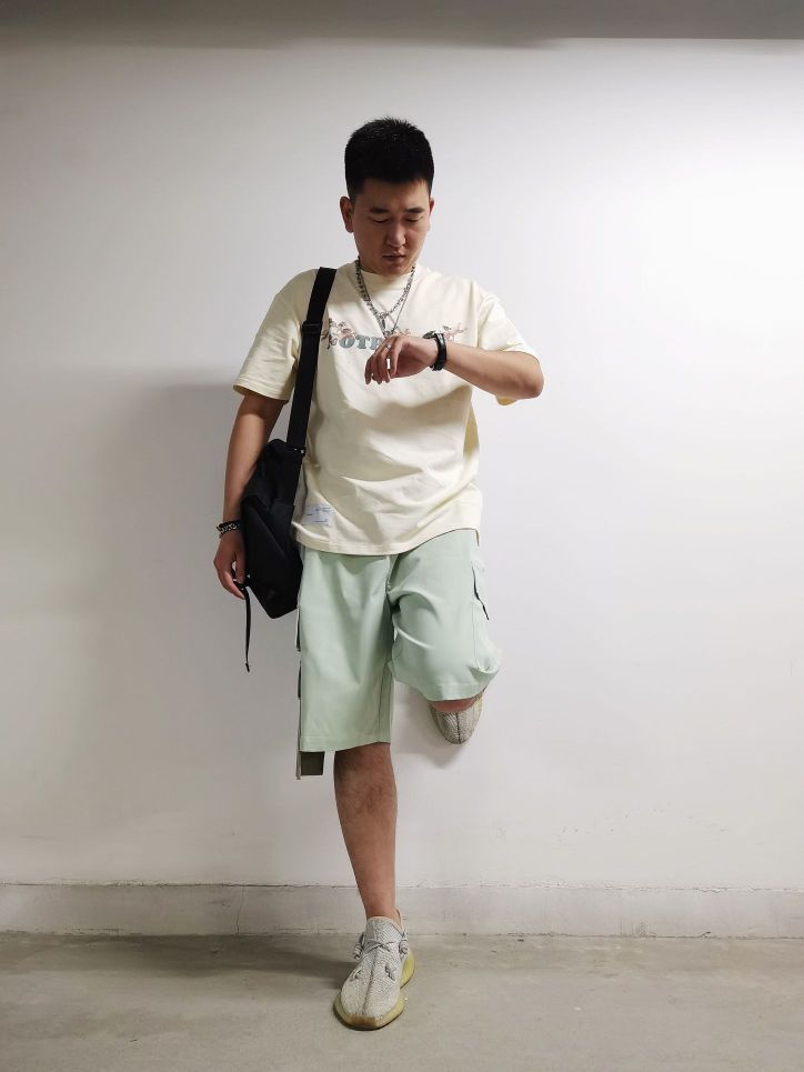 如何搭配350灰天使