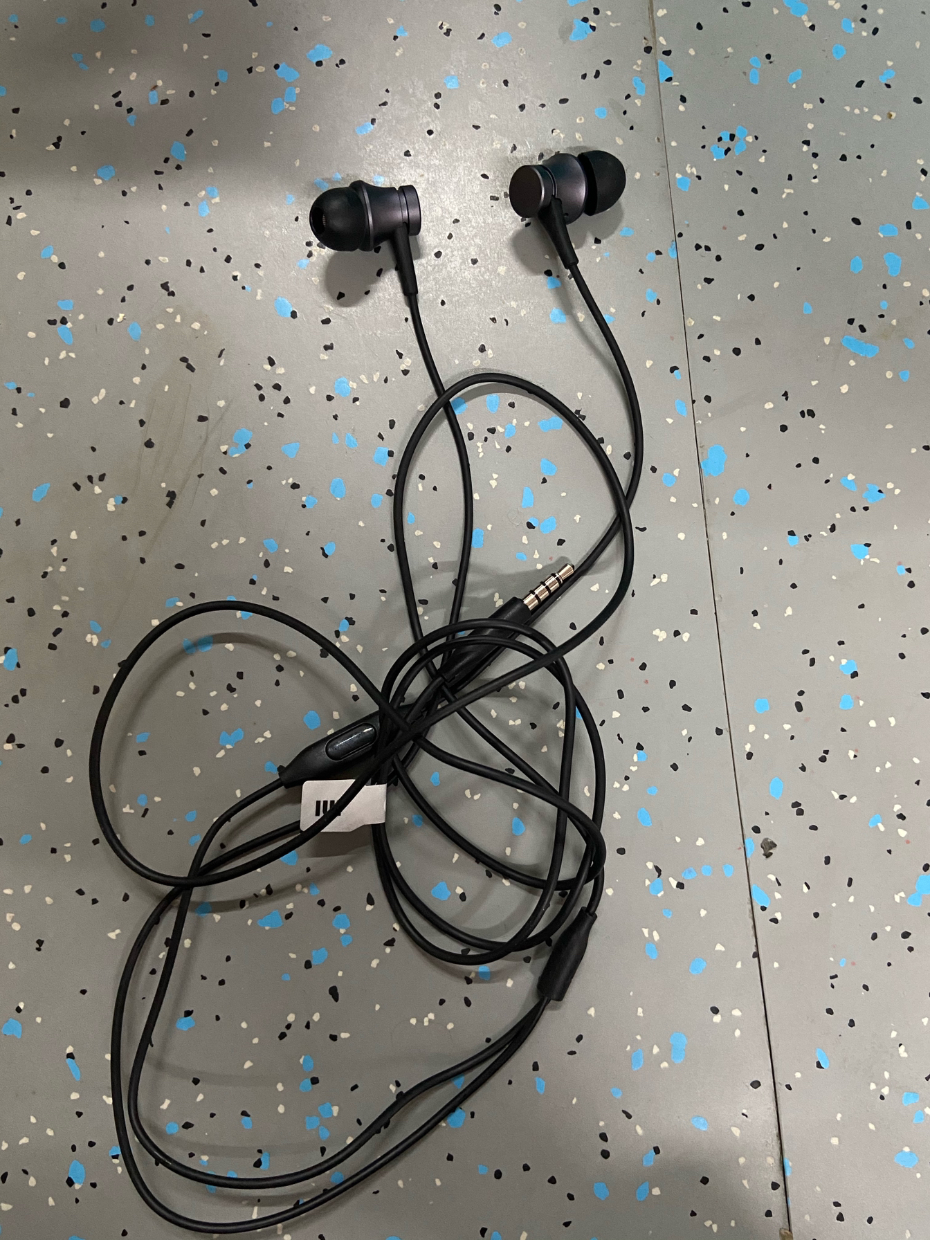 小米清新版入耳式耳机，入门好选择