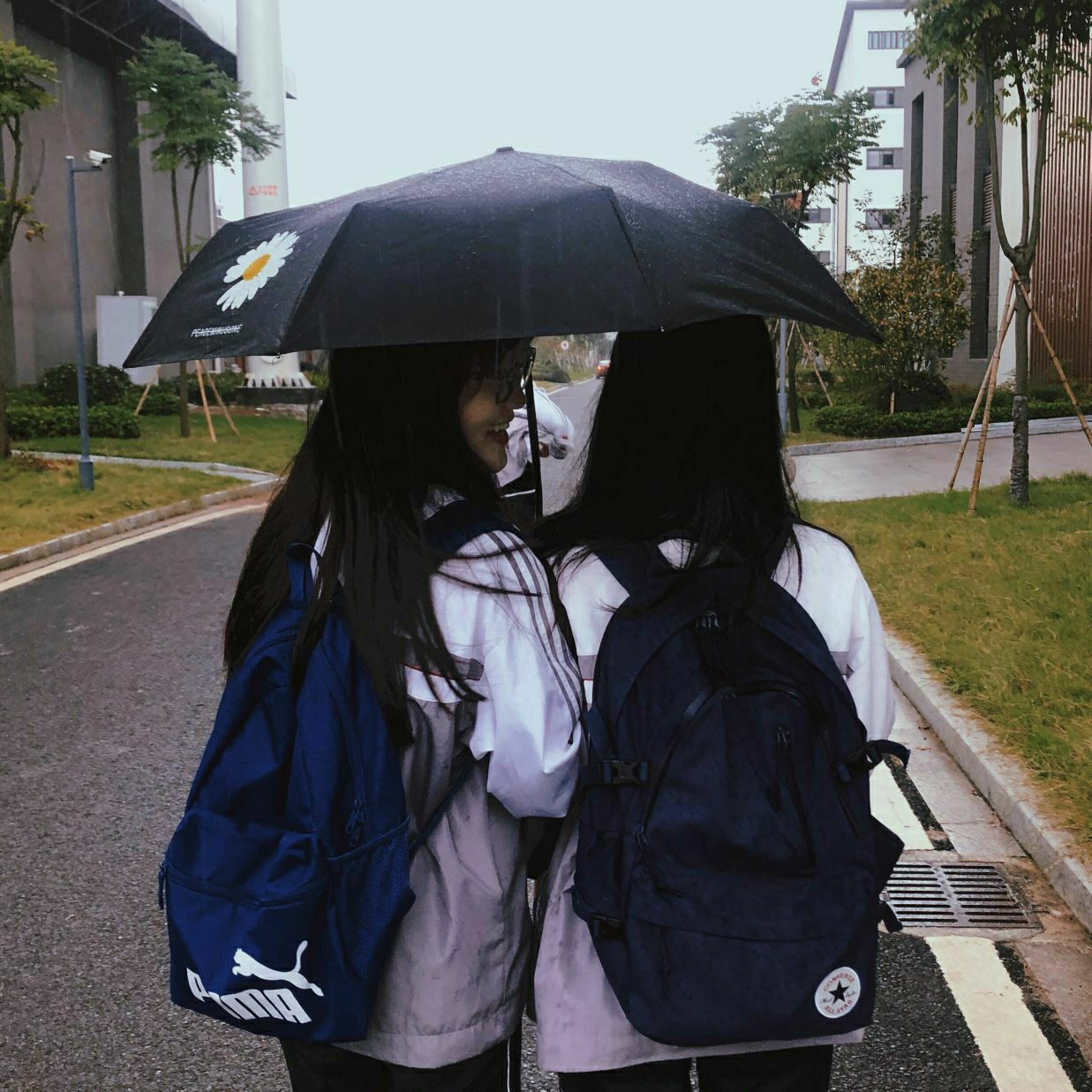 🎒经典匡威书包🎒
真的既耐用又好看性价比