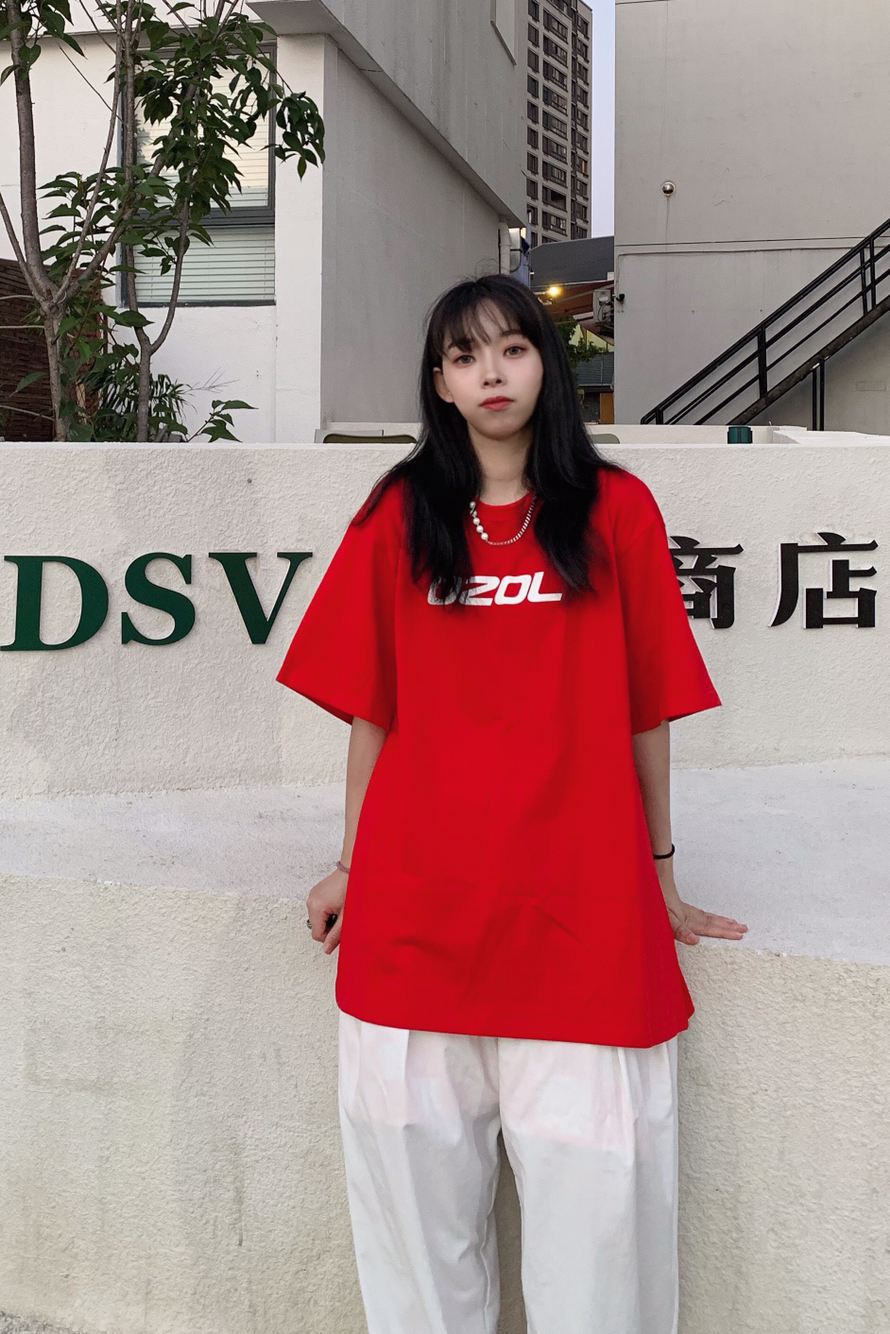 OOTD｜红色基础字母短袖