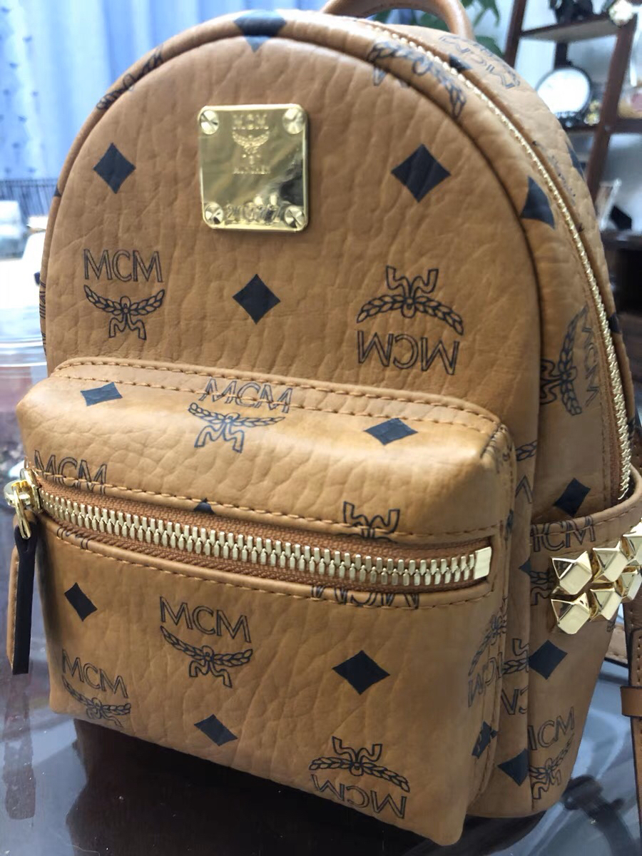 MCM STARK VISETOS 侧边铆钉mini经典双肩包奢品 分享