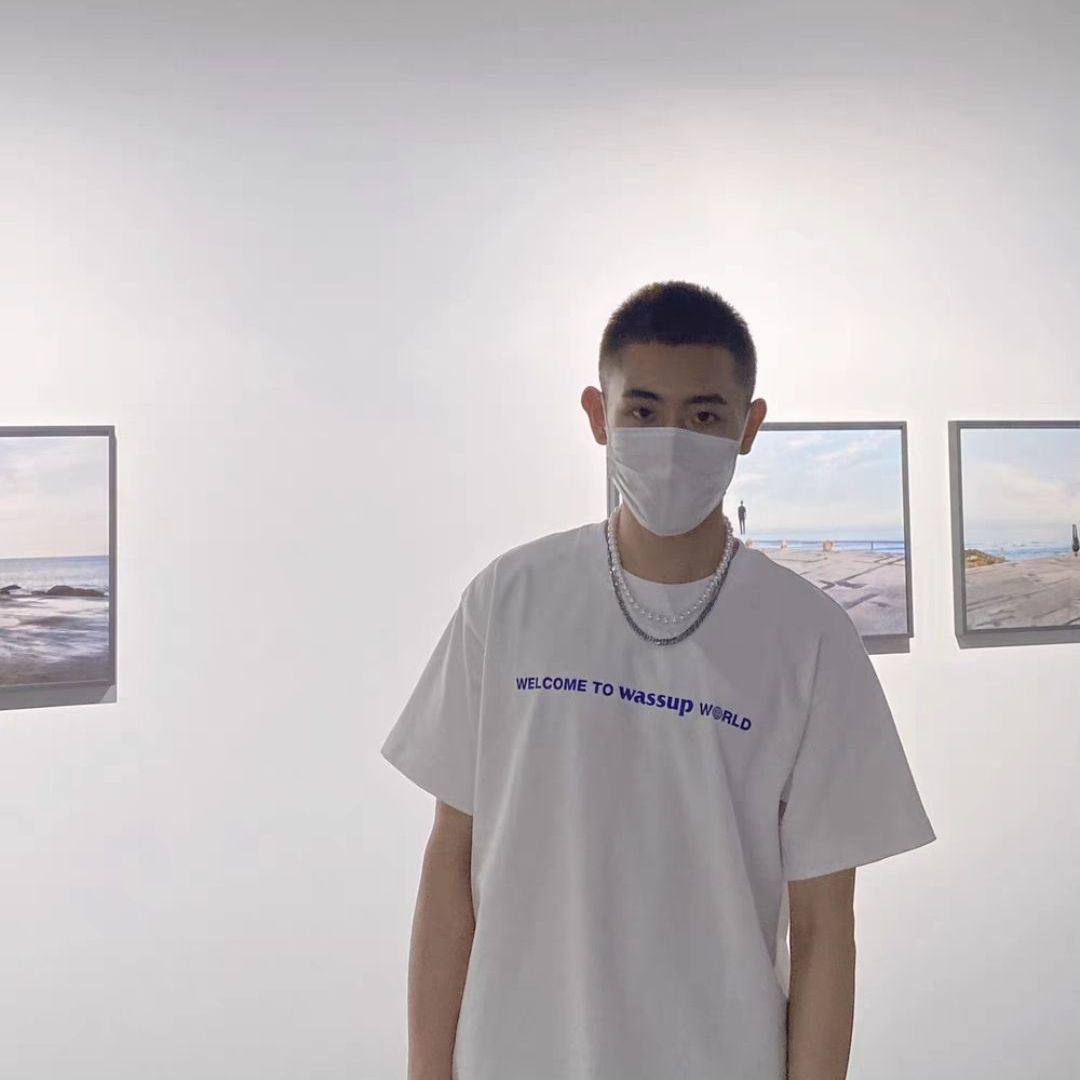 百搭的白色T恤