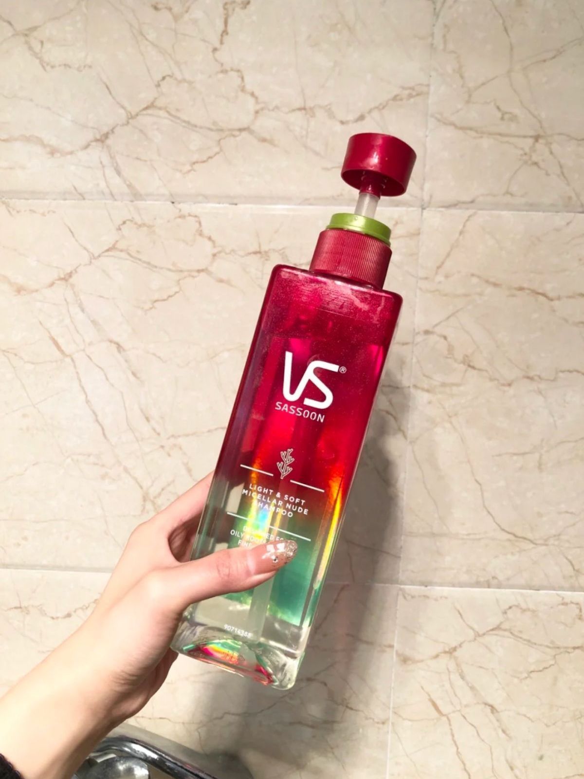 拯救我的大油头!我有去油洗发水!