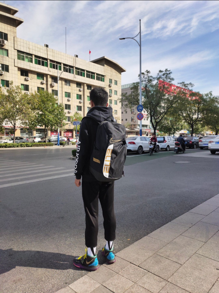 运动训练双肩包推荐