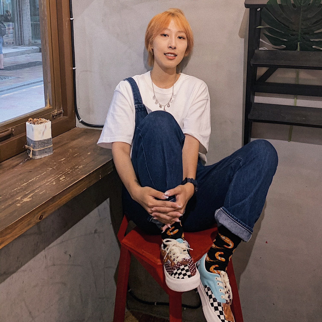 艺术风格的简单搭配｜Nike SPORTSWEAR 2020AW 小勾短袖T恤白色搭配分享