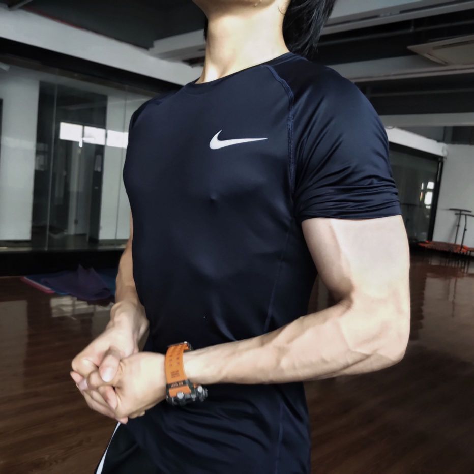                     Nike/速干短袖 分享