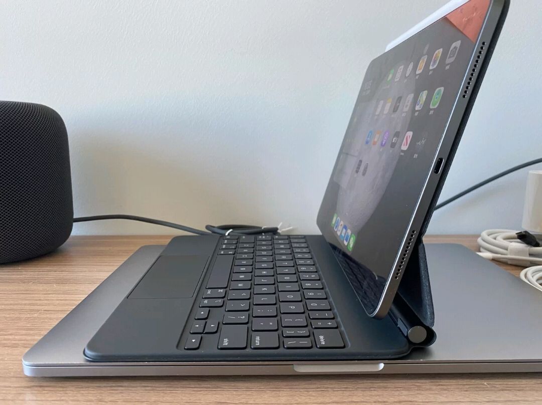 苹果 12.9寸iPad Pro 妙控键盘 测评来了