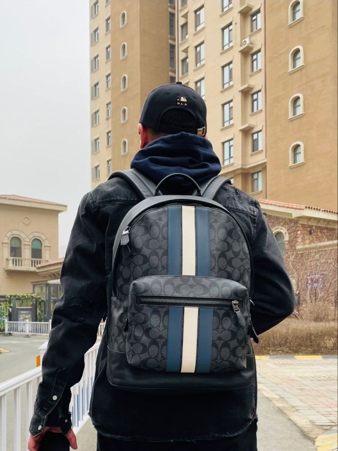 奥莱大号双肩包分享