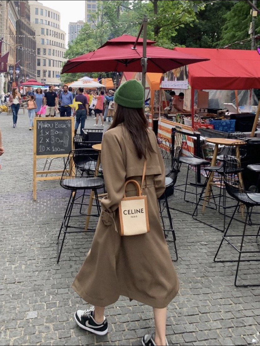【戚薇同款】CELINE 米色帆布拼接棕色皮革垂直款迷你手提包分享