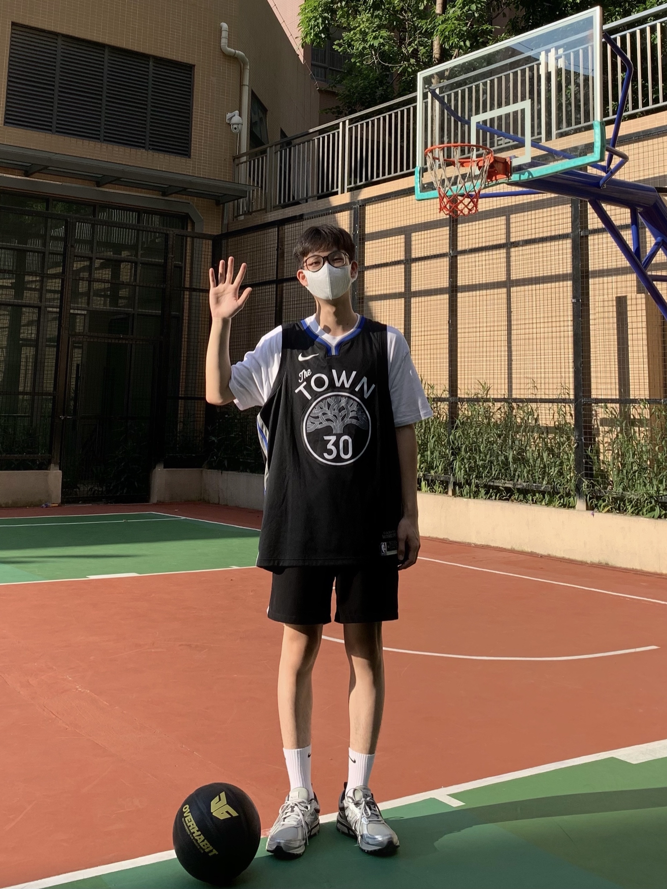 今天是库里！库里球衣真的太好看了！