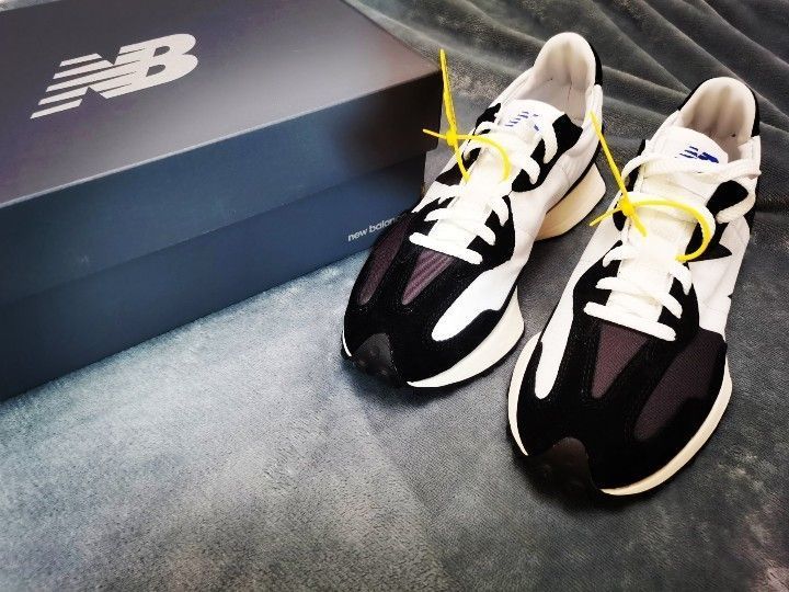 New Balance 327