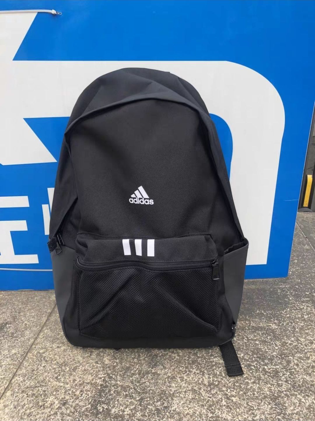 Adidas休闲双肩包分享