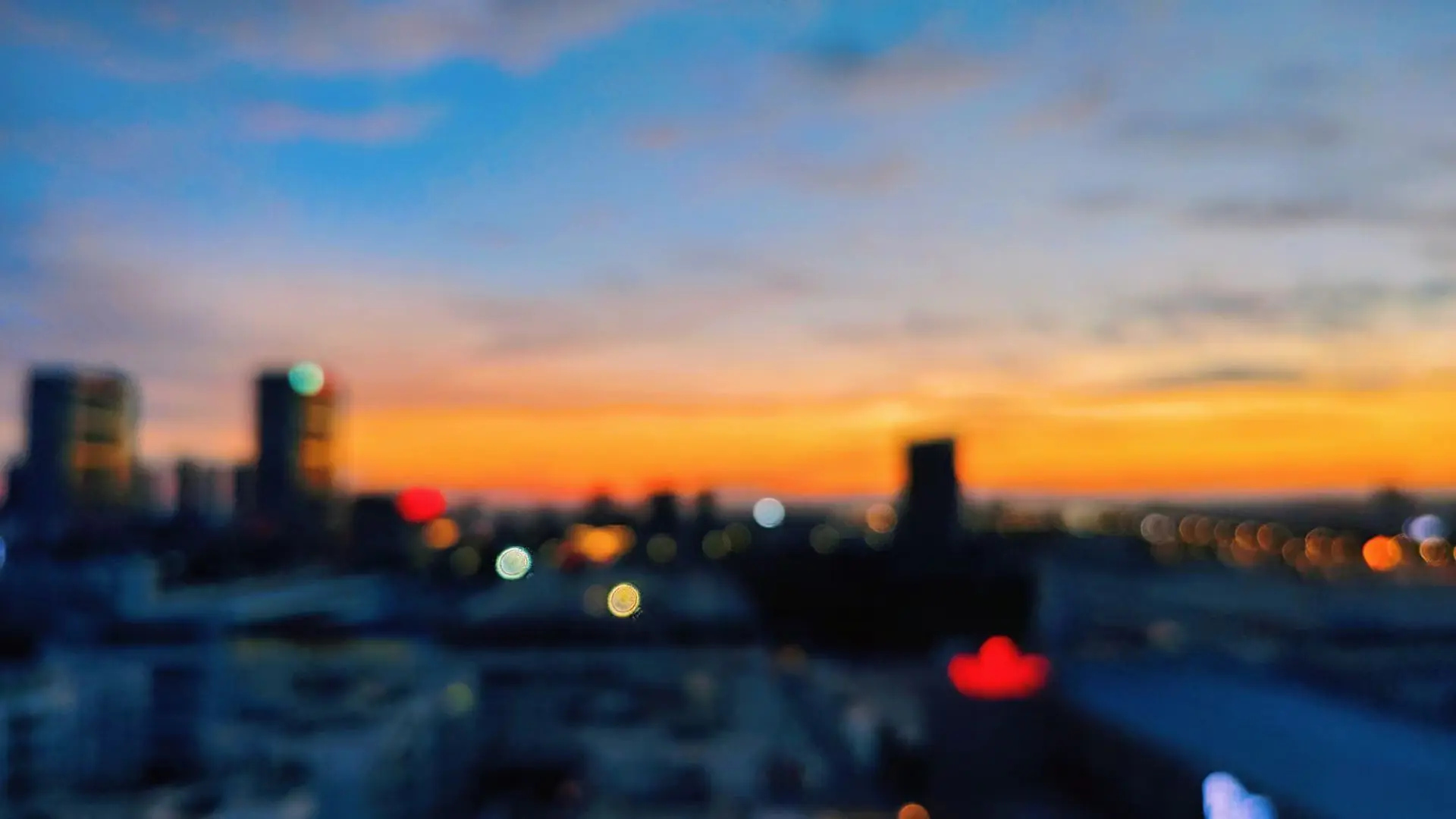 晚霞与夕阳是夏日的标配