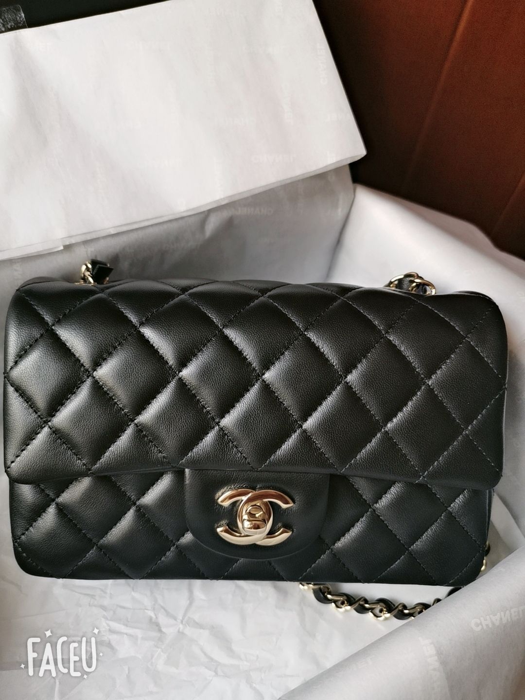 CHANEL 经典链条包包👜