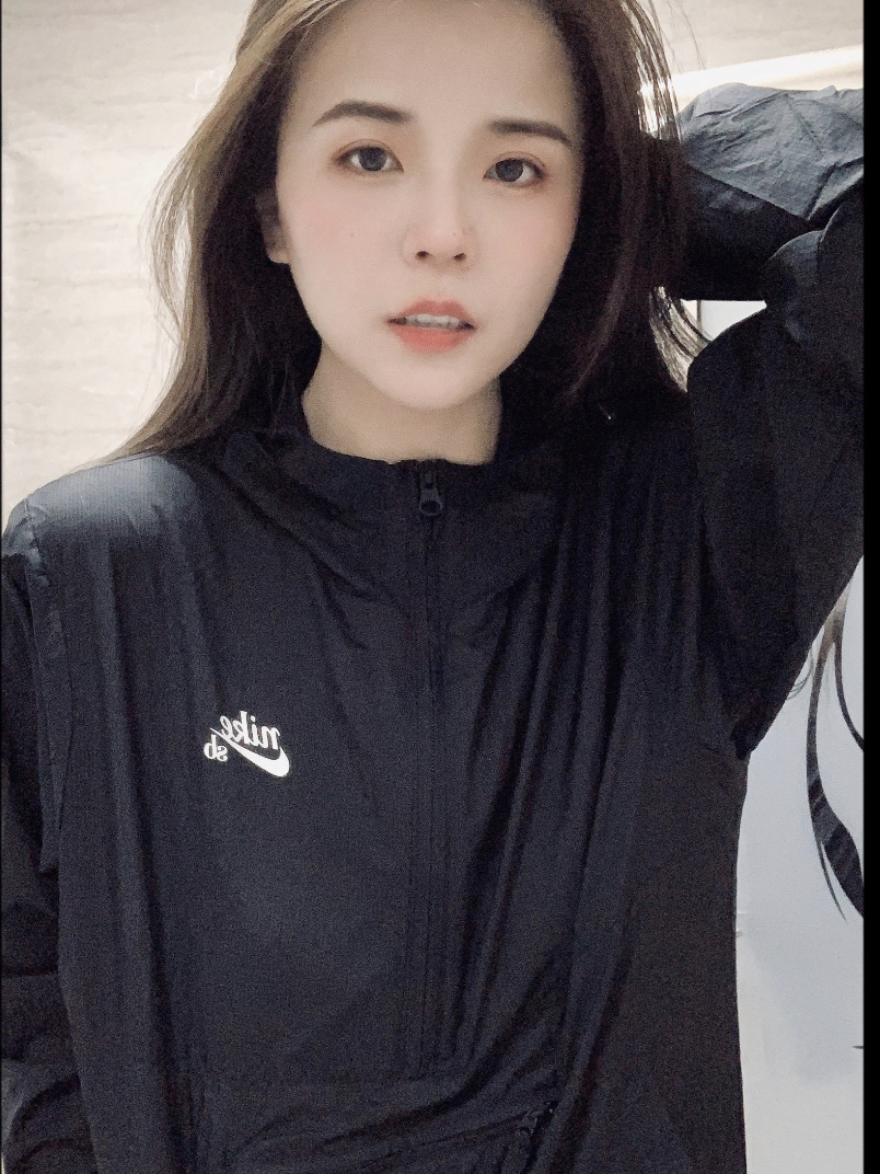 Nike SB轻薄连帽半拉链夹克分享