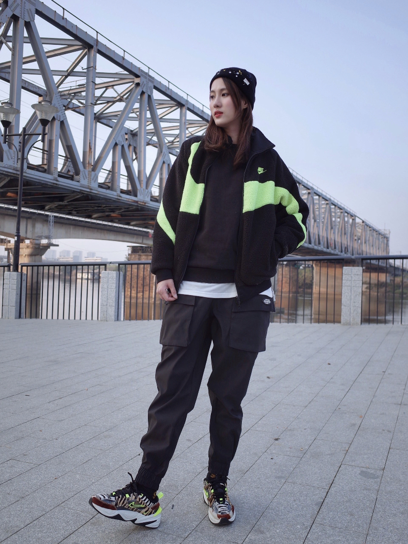 冬日层次感穿搭｜【日本限定】Nike 大钩子摇粒绒双面穿夹克外套搭配分享