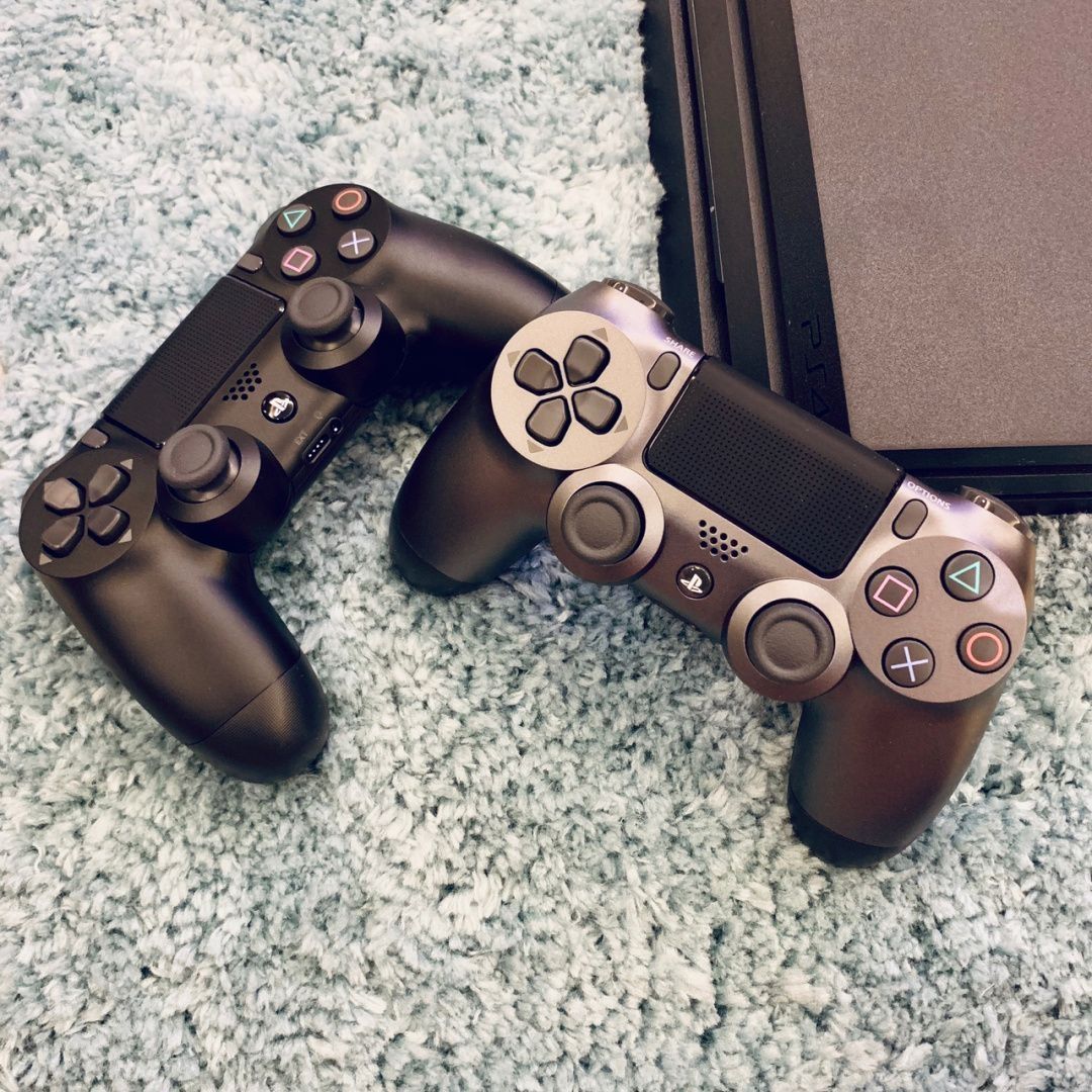 索尼 PlayStation4 无线游戏手柄 入手体验
