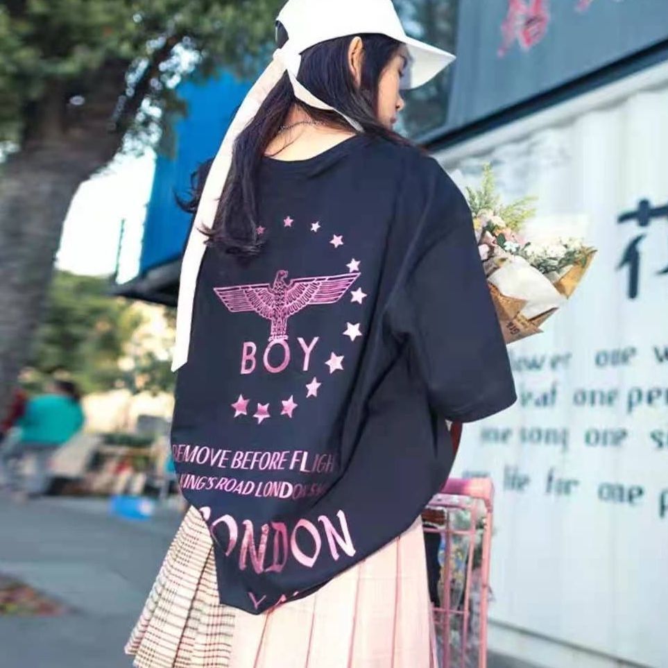 Boy London 大幅粉色烫金老鹰印花短袖T恤来啦～ 