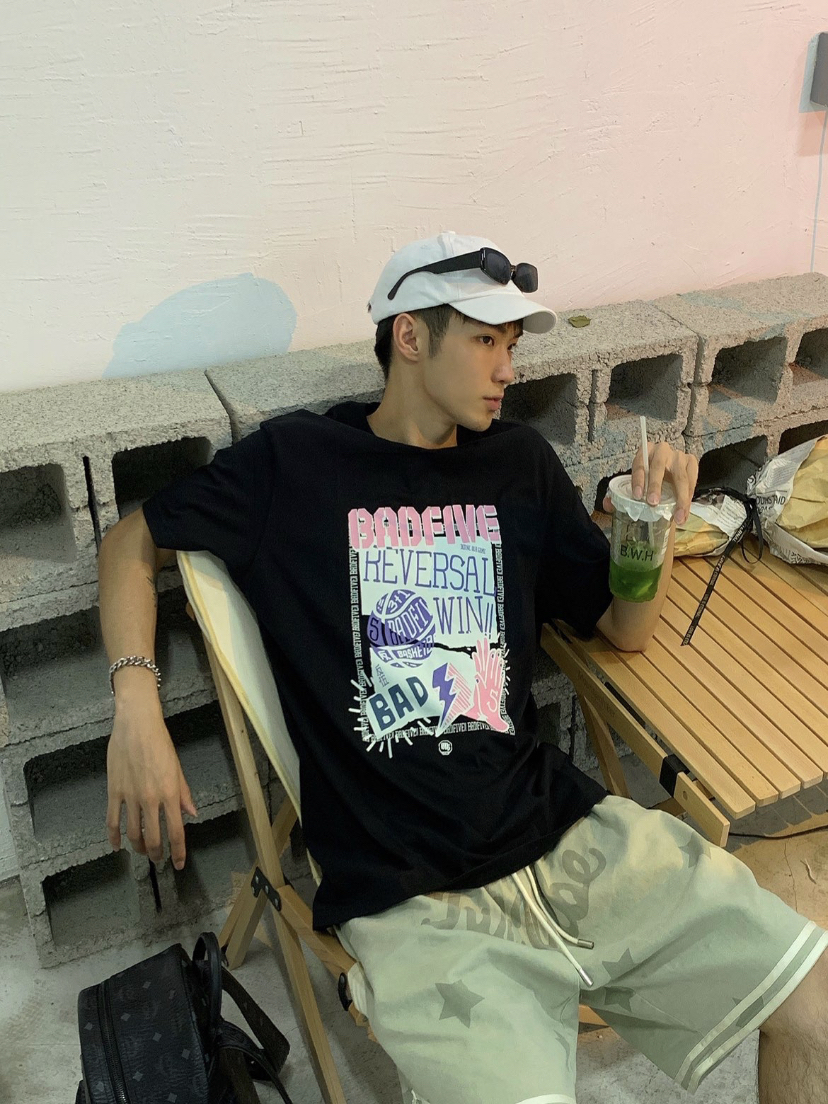 男生夏日搭配｜Li Ning BADFIVE 2021SS圆领短袖T恤搭配