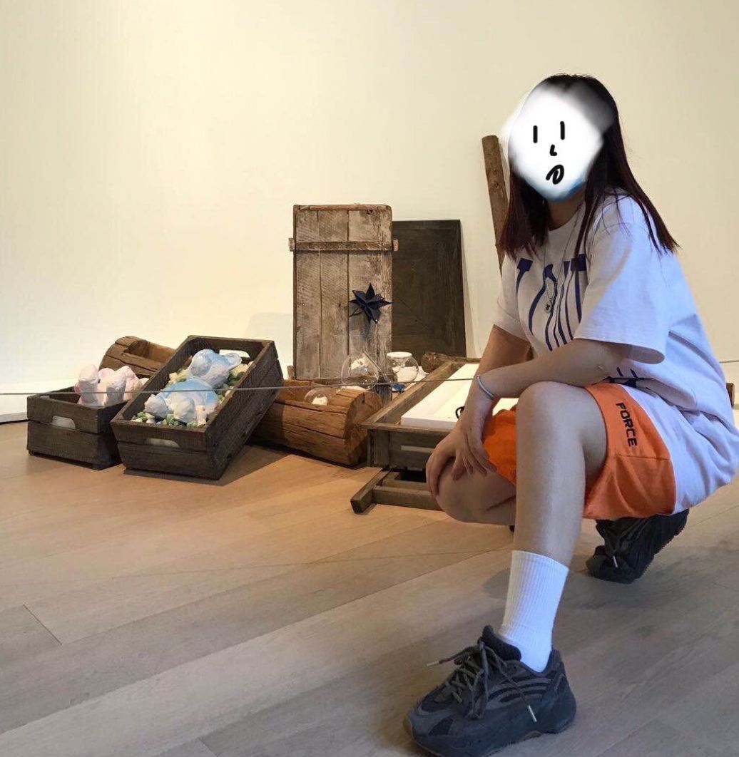 穿搭分享丨VLONE 独立日限定红蓝大V短袖T恤